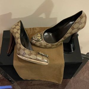 Women Gucci pumps 4 inches
